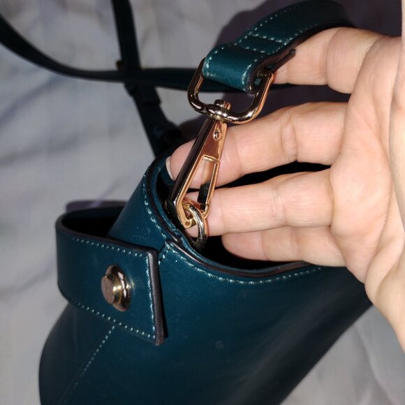 Tourmaline Green bucket Shoulder Bag - Picture 3 of 7